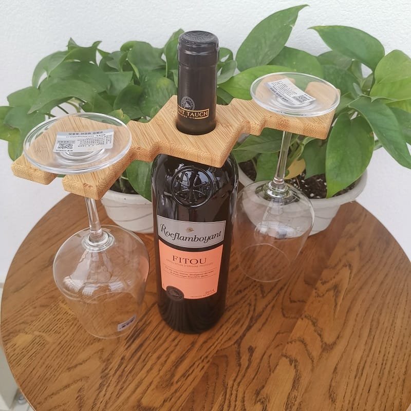 Bamboo wine rack for 6-bottle display