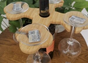 Bamboo wine rack for 6-bottle display