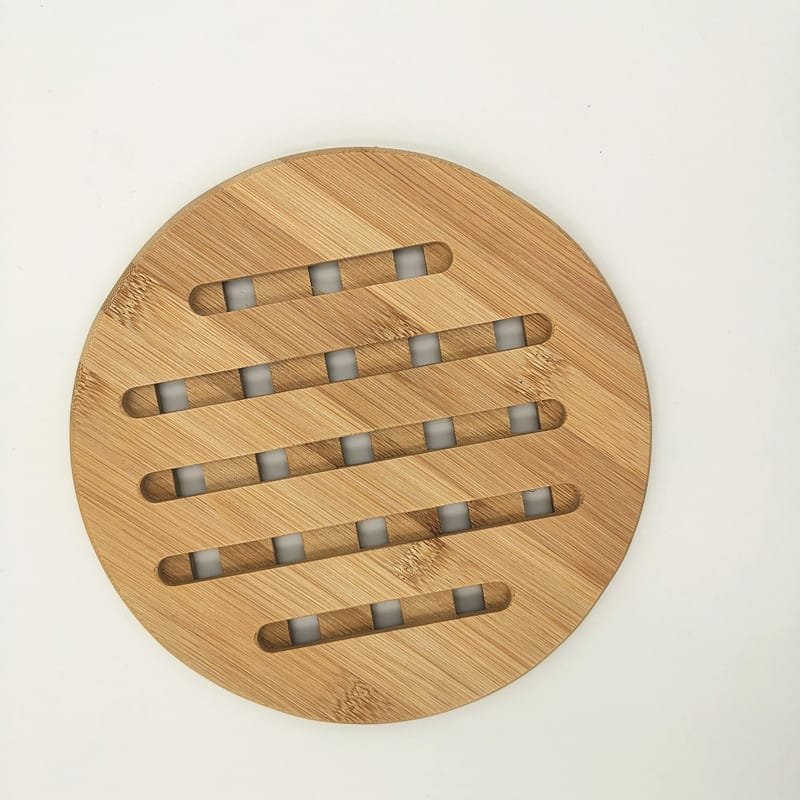 Bamboo placemats set with heat-resistant design
