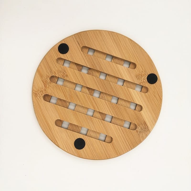 Bamboo placemats set with heat-resistant design