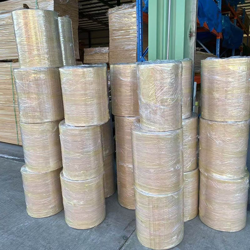 50 Sheets Per Veneer Roll — Pallet Packing Engineered wood veneer pallet packaging, 50 sheets per roll, export ready